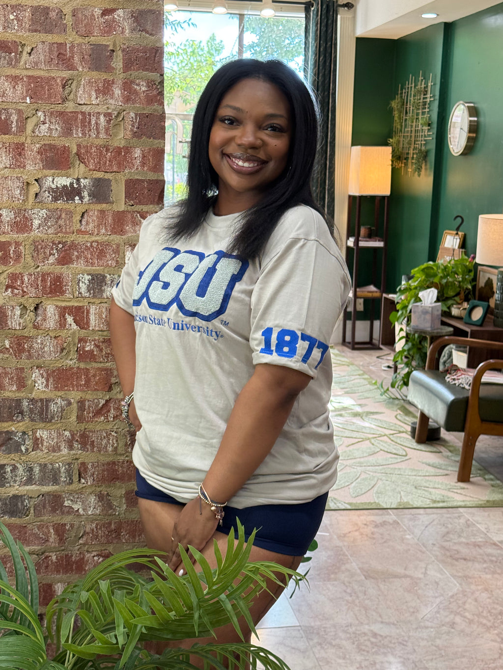 THEE Yard Classic Luxe Tee (UNISEX)