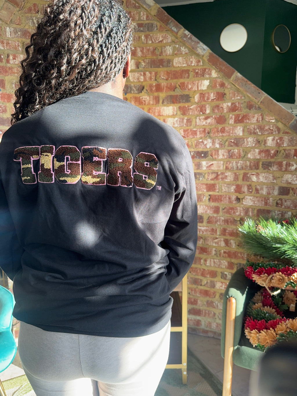 CAMO/BLACK/PINK/OUT LONG SLEEVE T-SHIRT