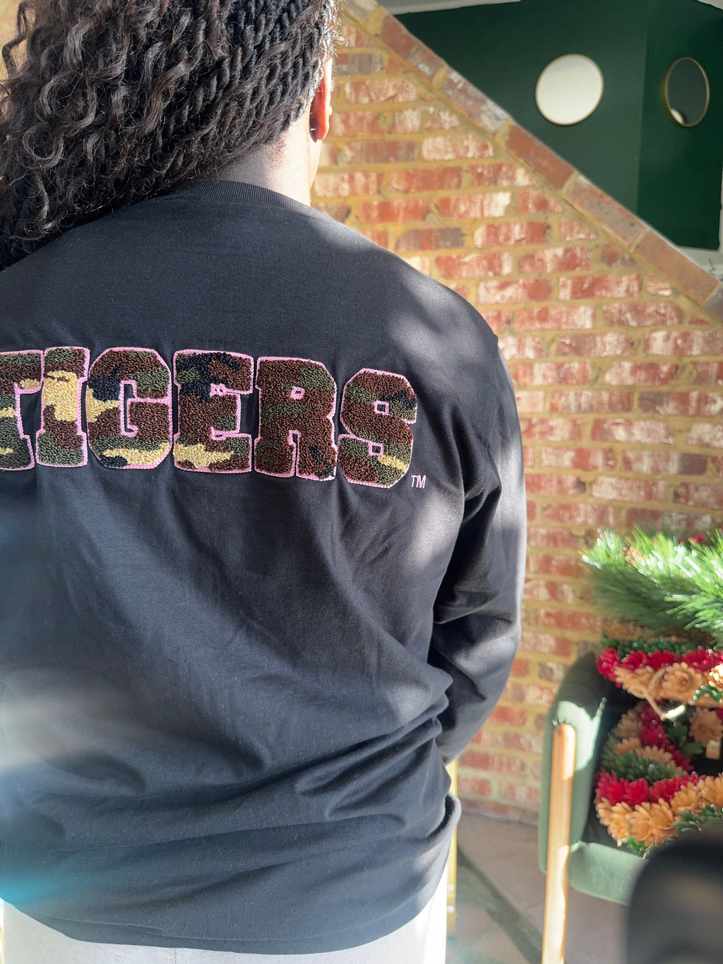 CAMO/BLACK/PINK/OUT LONG SLEEVE T-SHIRT